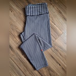 Nike pattern leggings